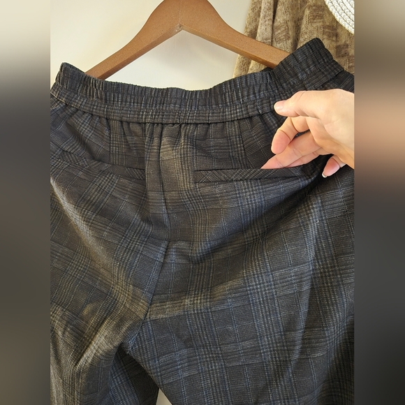 Reitmans drawstring dress pant. Size 8. Charcoal plaid. Straight leg. 4 pockets - Picture 7 of 13